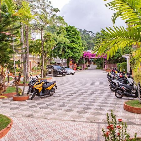 Coconut Resort Hotel Patong Zewnętrze zdjęcie