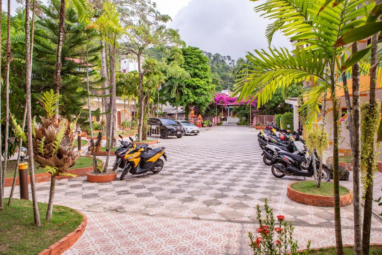 Coconut Resort Hotel Patong Zewnętrze zdjęcie