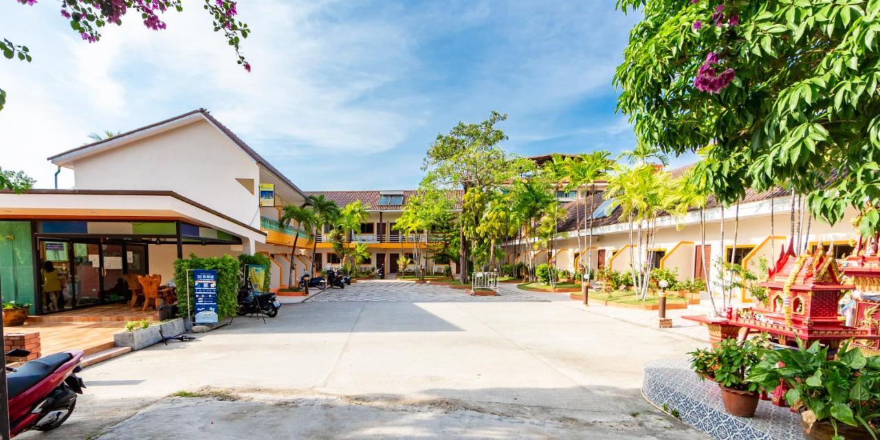 Coconut Resort Hotel Patong Zewnętrze zdjęcie