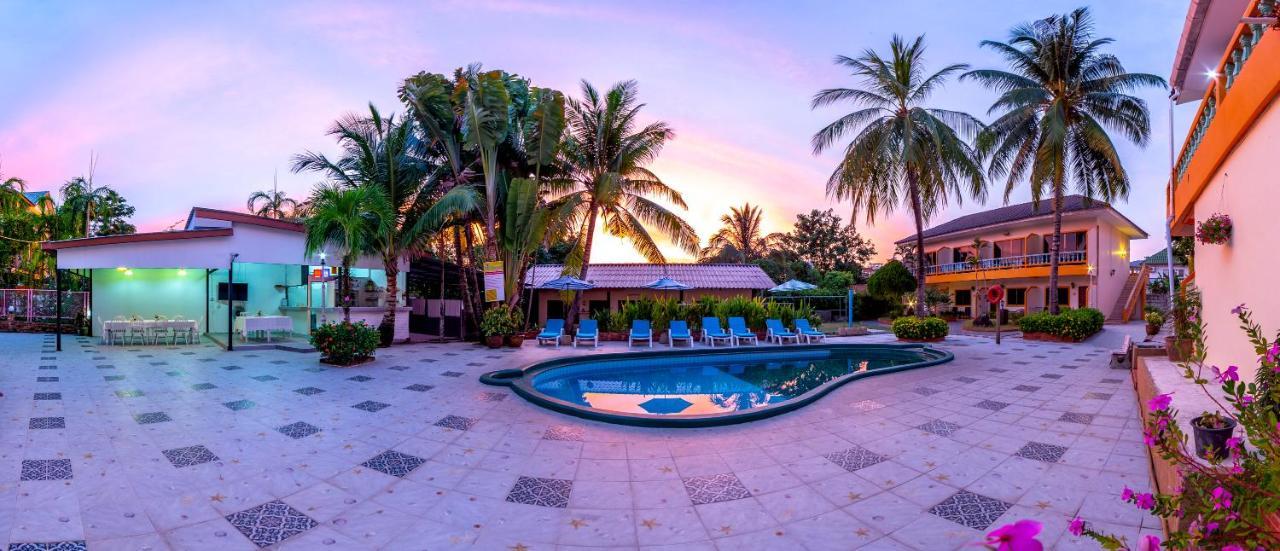 Coconut Resort Hotel Patong Zewnętrze zdjęcie