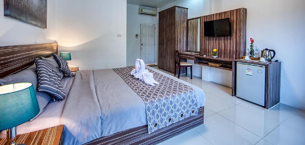 Coconut Resort Hotel Patong Zewnętrze zdjęcie